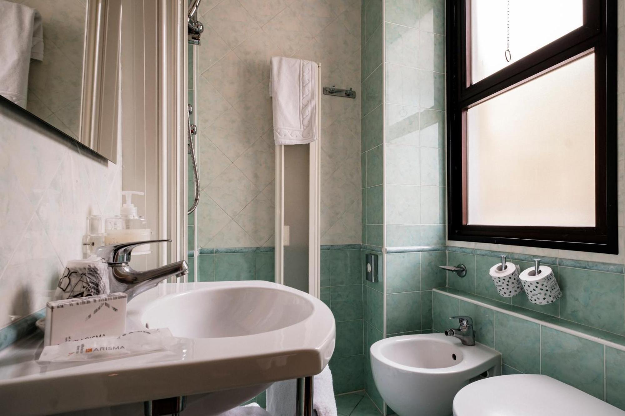 Augustus Hotel Річчоне Екстер'єр фото
